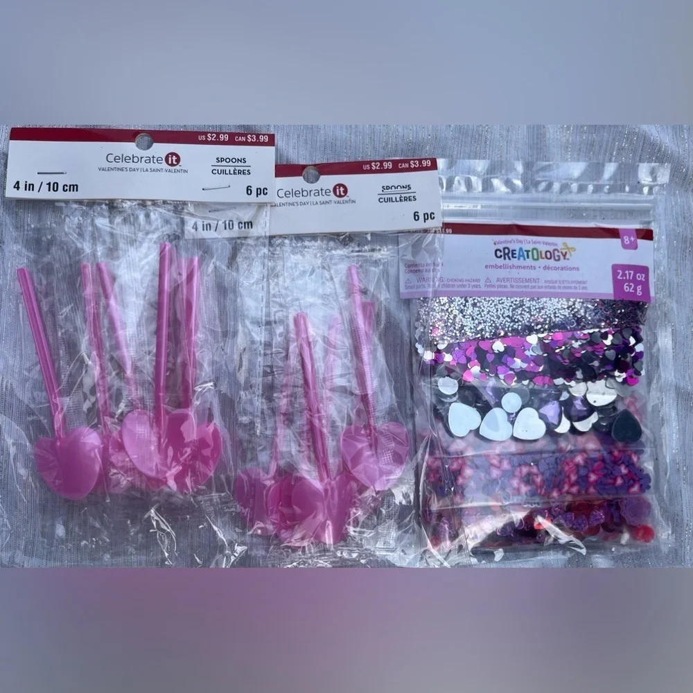 NWT valentines decor & more bundle 18 items